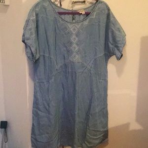 Denim dress with details on sleeves